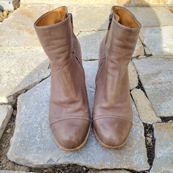 Coclico Brown Tan Leather Ankle Heel Zipper Booties Shoes Size 39.5 - Picture 3 of 12